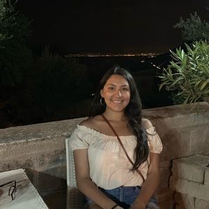 Meet your Posher, Carolyna